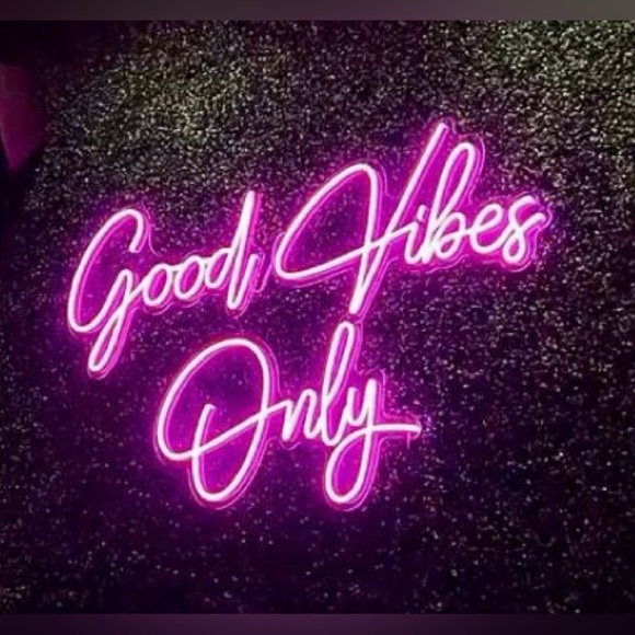 LIVE LISTING π¨π¨π¨π¨π¨π¨ - Picture 4 of 6